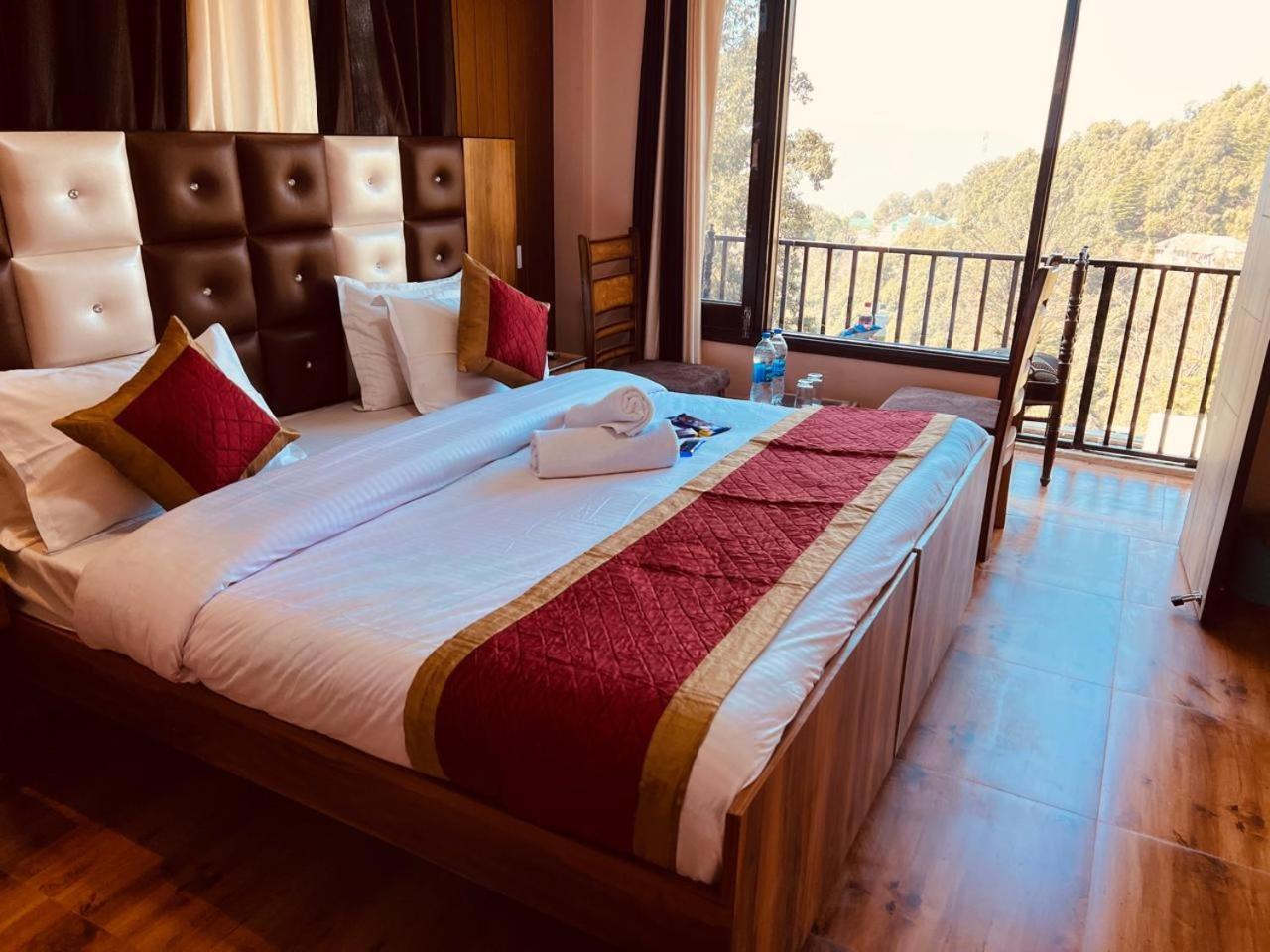 Hotel The Canadian With Jungle View, Near Dalhousie Bus Stand Banikhet Exterior photo